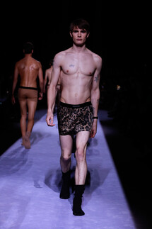 Tom Ford Fall 2018 Menswear  Том Форд осень зима 2018 коллекция Tom Ford TF неделя моды в Нью Йорке Мужские трусы Tom Ford  Mainstyles